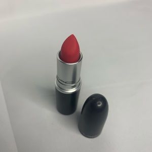 MAC RELENTLESSLY RED LIPSTICK